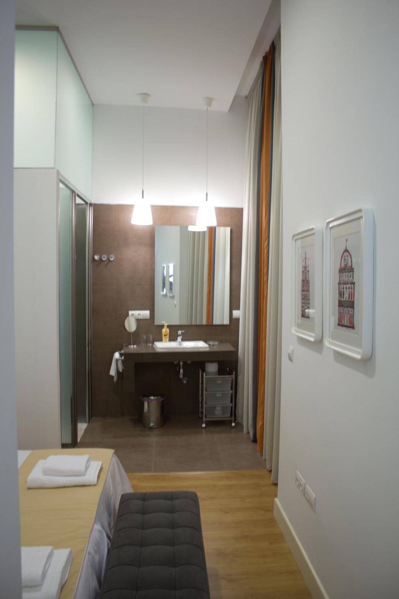 Life Apartments Alberto Lista Seville Luaran gambar